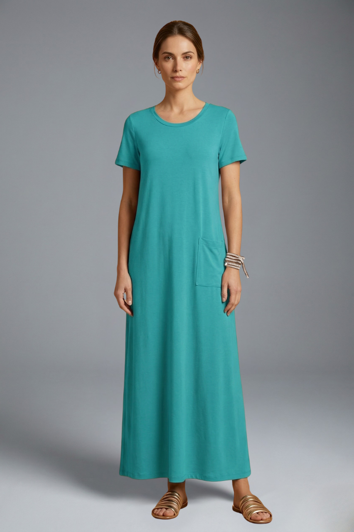 Women’s Maxi Dress with Round Neck and Flowing Skirt