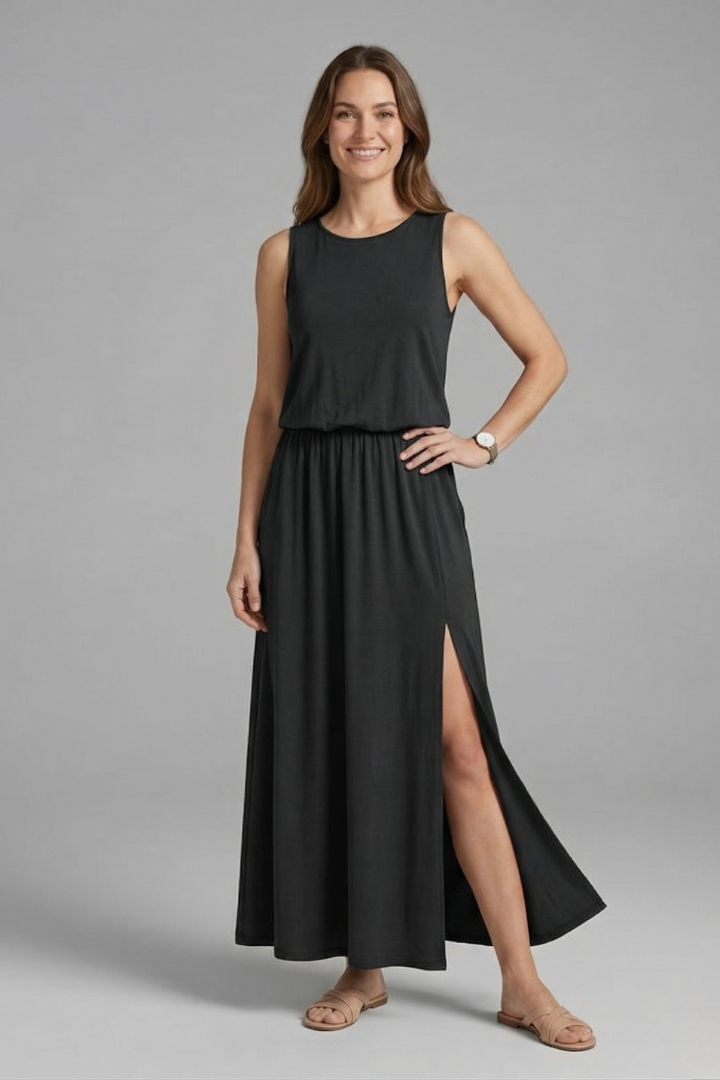 Women’s Maxi Dress with Round Neck and Sleeveless Design